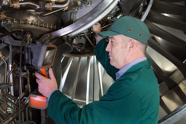 工業(yè)內(nèi)窺鏡能夠解決由于視線不可達(dá)造成的檢測難題